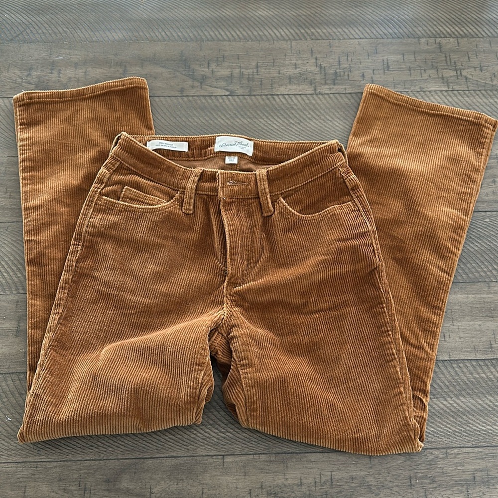 Brand new, never wore them! Just lived in my closet, super cute boot cut!